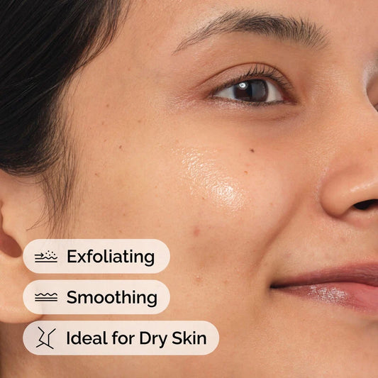 صورة قريبة للبشرة مع إبراز فوائد The Ordinary Lactic Acid 10% + HA للتقشير وتنعيم البشرة ومناسبته للبشرة الجافة