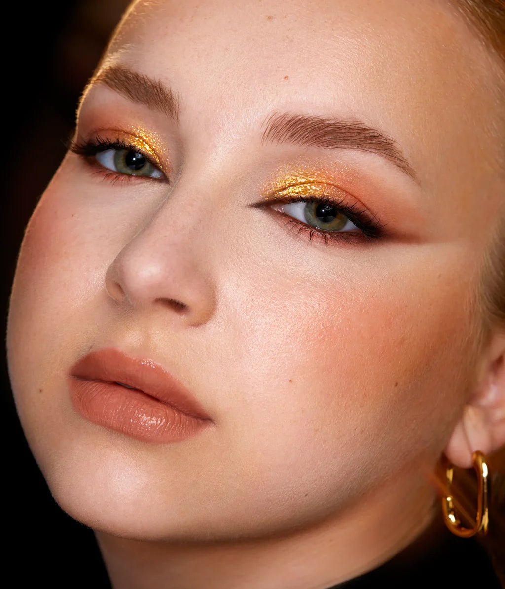 HUDA BEAUTY Empowered Eyeshadow Palette applied on eyes