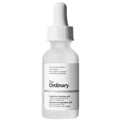 سيروم The Ordinary Argireline Solution 10% بعبوة قطارة على خلفية بيضاء